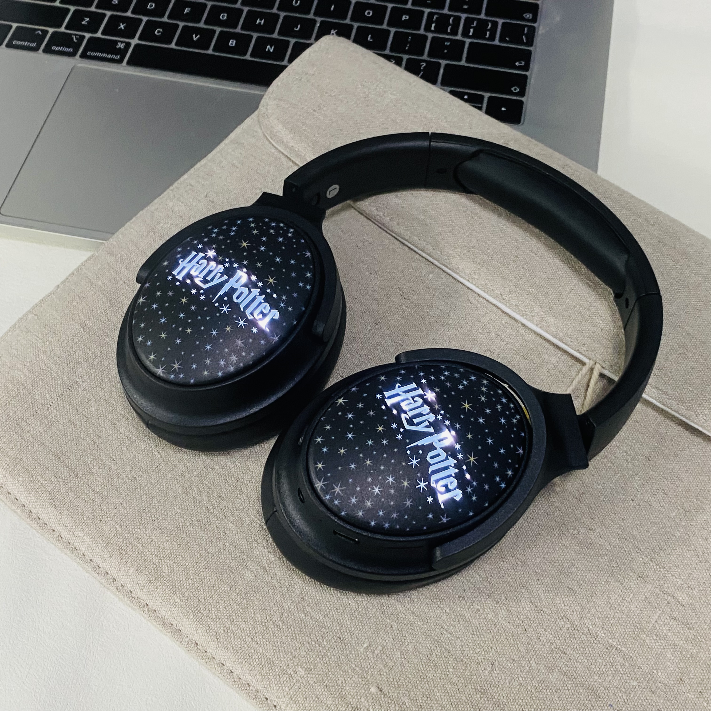 Tron Headphone with LED Logo