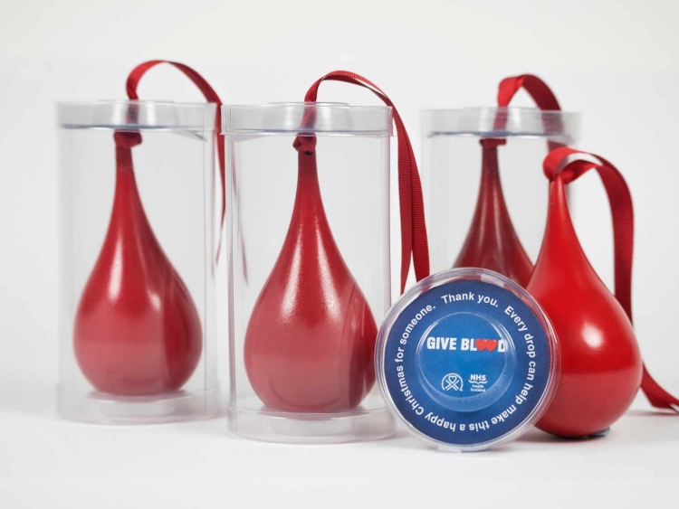 Promotional Christmas Baubles Remind People to Give Blood #CleverPromoGifts